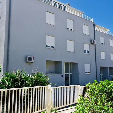 Zenta Apartament *