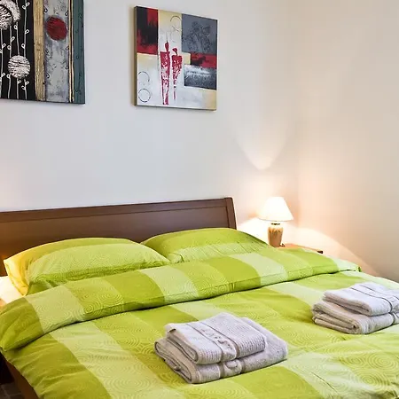 Zenta Apartament *