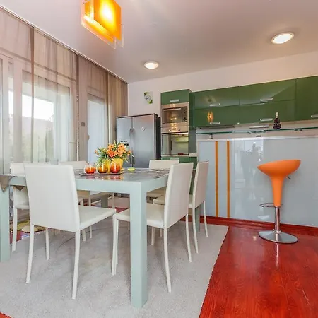 Zenta Apartament *